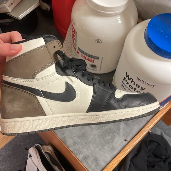 Jordan 1 mocha